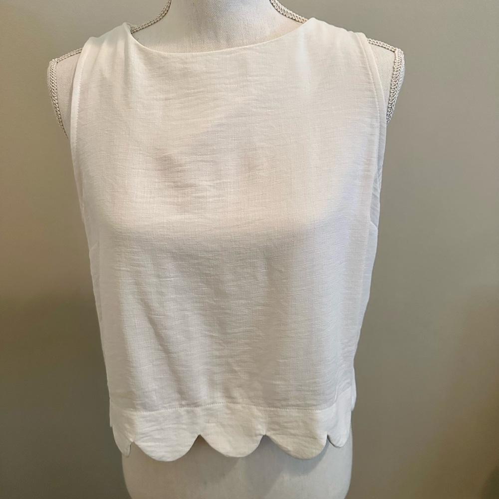 White Sleeveless Scallop Hem Top
